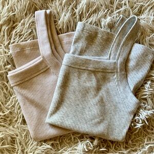 🛍️NWOT Bundle of AE Daily Fave tanks-Oatmeal & gray🩷SOLD OUT ONLINE!!